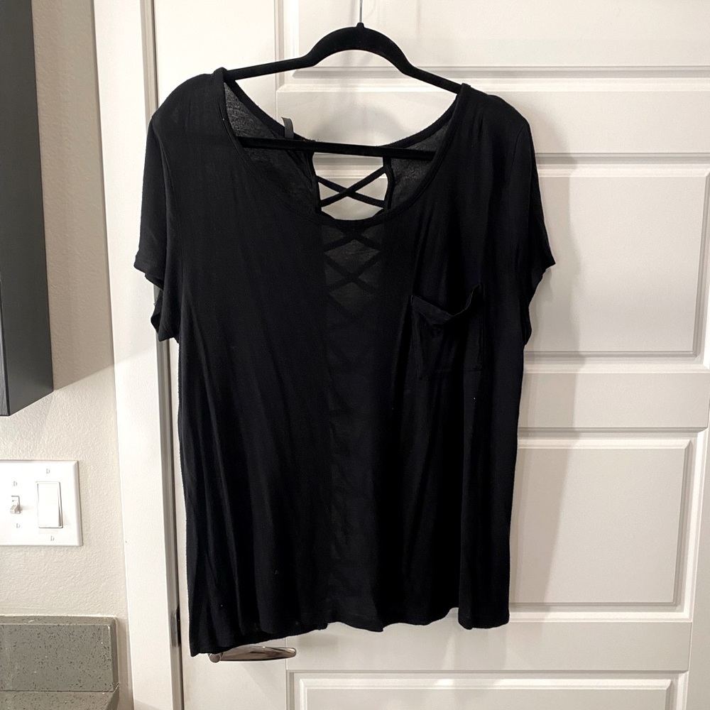 Criss cross cutout back tshirt 2x